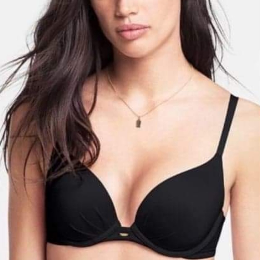 FLASH SALE Victoria' Secret × Black Strappy PushUp